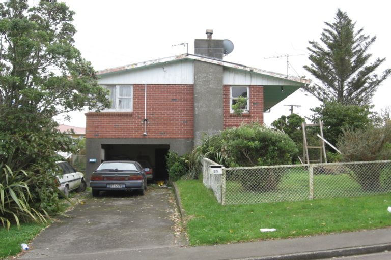 Photo of property in 20 Turville Crescent, Newlands, Wellington, 6037