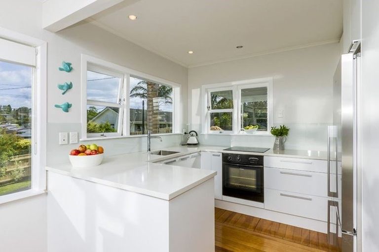 Photo of property in 1/93 Lake Road, Belmont, Auckland, 0622
