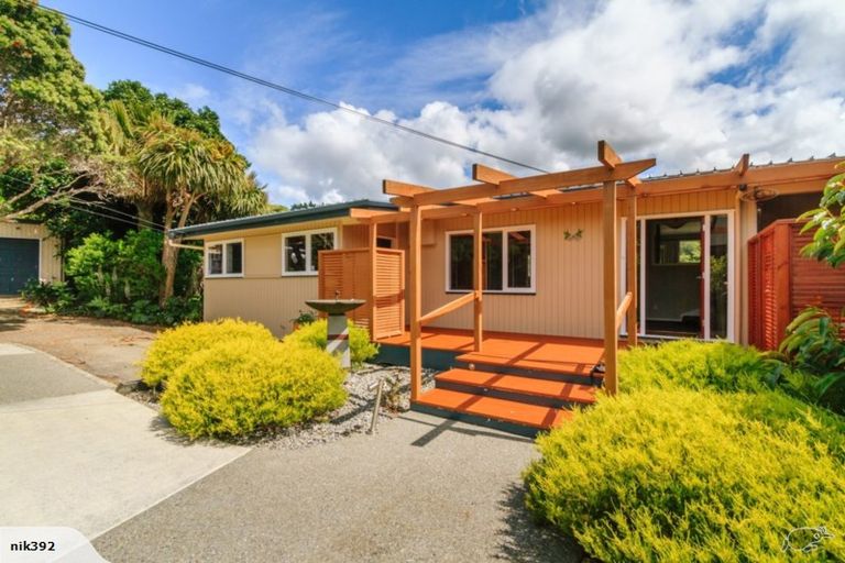 Photo of property in 64 Pomare Road, Tirohanga, Lower Hutt, 5010