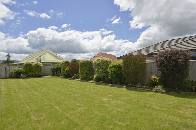 Photo of property in 19 Feist Street, Carterton, 5713