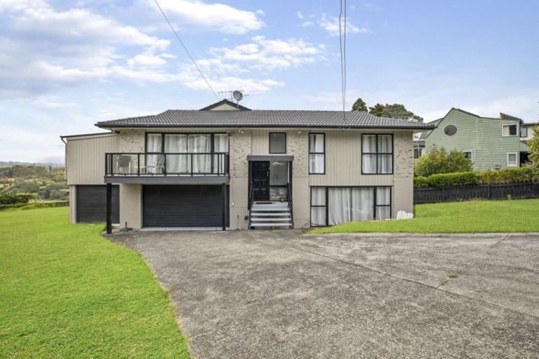 Photo of property in 39 Pohutukawa Avenue, Shelly Park, Auckland, 2014