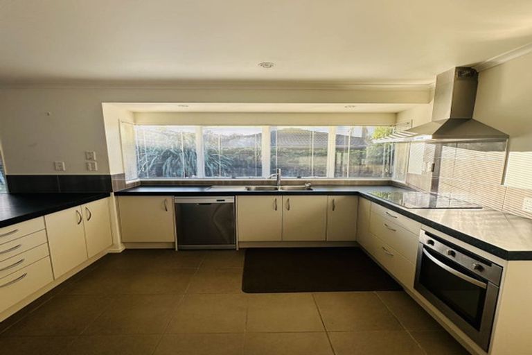 Photo of property in 12 Stanford Street, Albany, Auckland, 0632