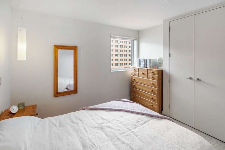 Photo of property in Montreaux Apartments, 7h/164 The Terrace, Wellington Central, Wellington, 6011