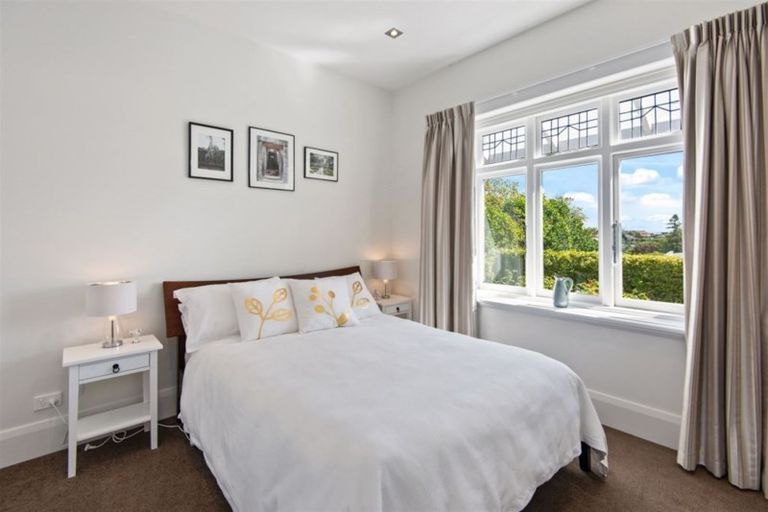 Photo of property in 21 Hackthorne Road, Cashmere, Christchurch, 8022