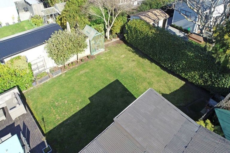 Photo of property in 37 Searells Road, Strowan, Christchurch, 8052