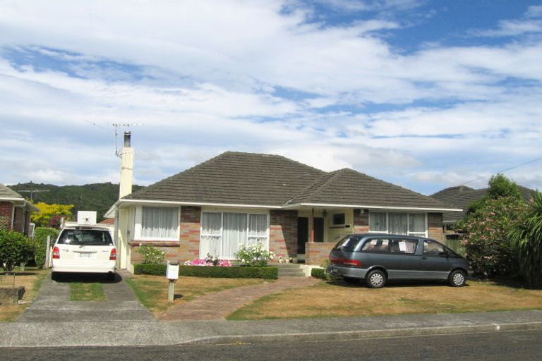 Photo of property in 13 Courtenay Road, Heretaunga, Upper Hutt, 5018