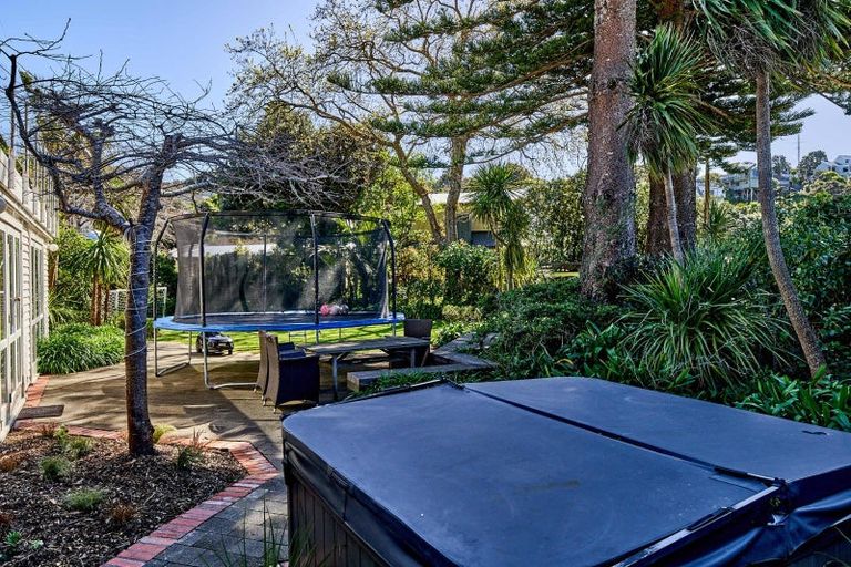 Photo of property in 89 Paremata Road, Paremata, Porirua, 5024