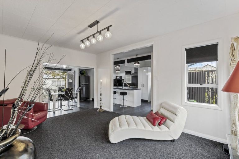 Photo of property in 17 Exeter Street, Brooklands, New Plymouth, 4310