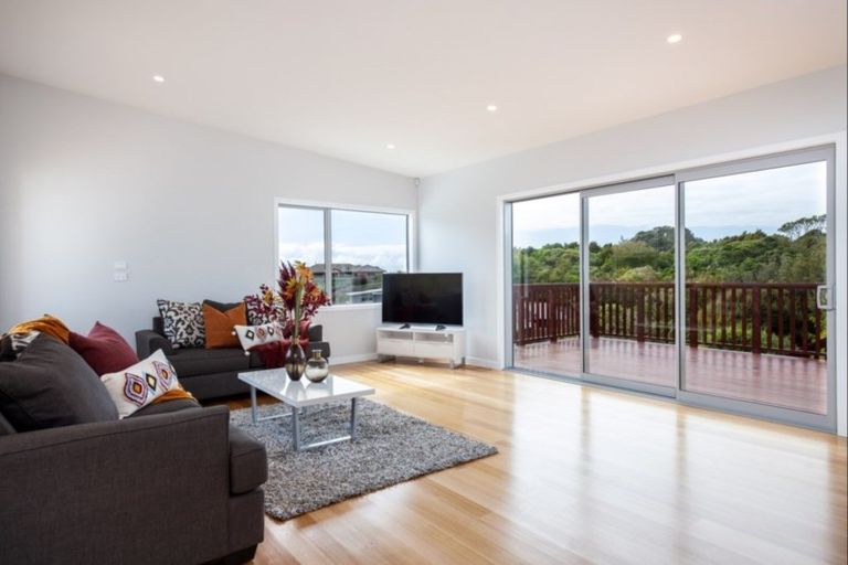 Photo of property in 2 Fern Lane, Whalers Gate, New Plymouth, 4310