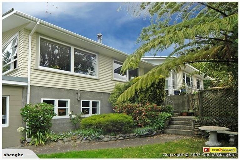 Photo of property in 21 Kitchener Terrace, Johnsonville, Wellington, 6037