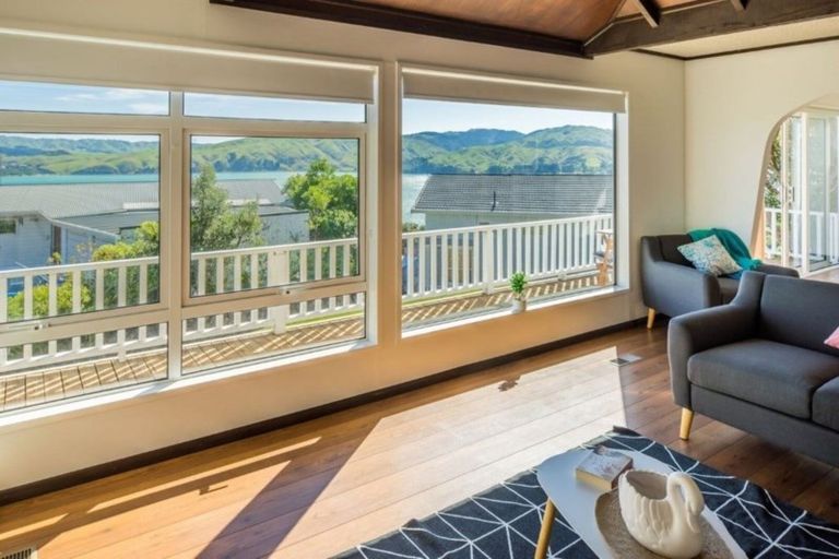 Photo of property in 10 Compass Way, Whitby, Porirua, 5024