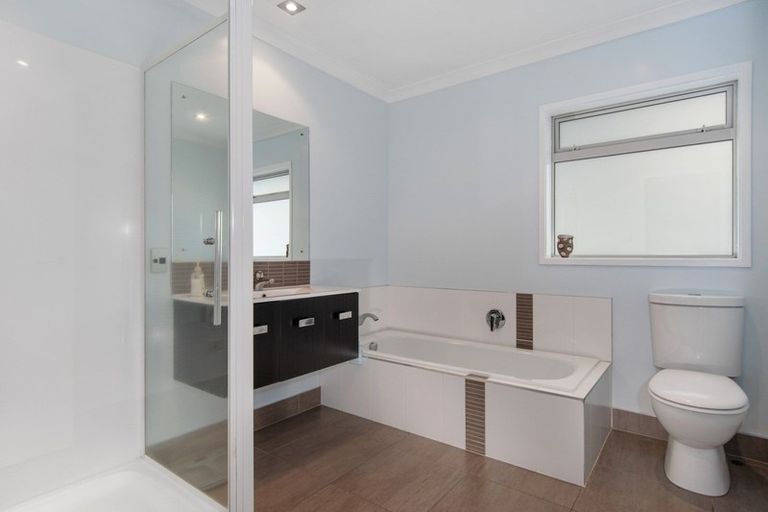 Photo of property in 17 Merriman Place, Pyes Pa, Tauranga, 3112