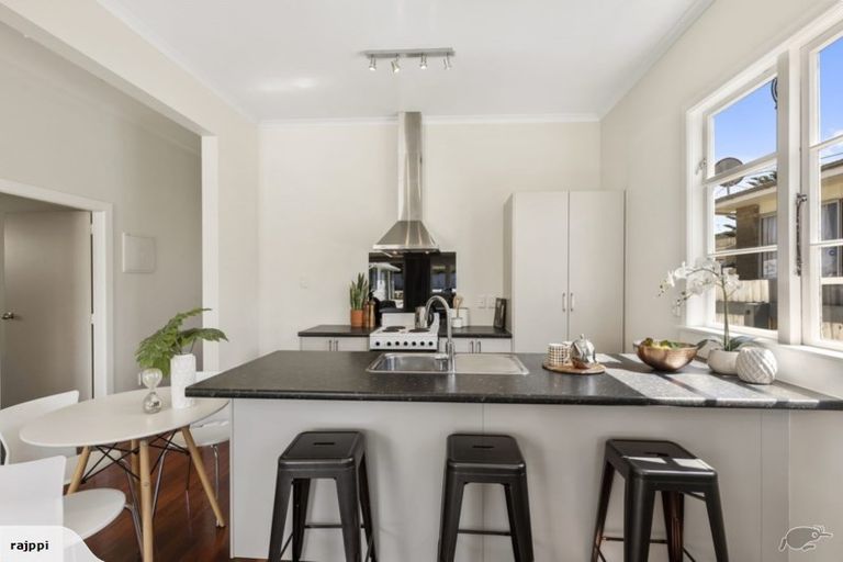 Photo of property in 18 Richmond Street, Petone, Lower Hutt, 5012