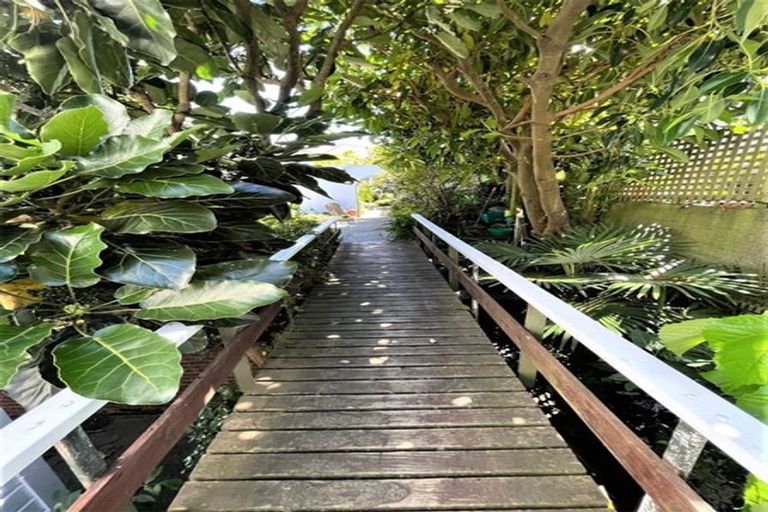 Photo of property in 53 Hawker Street, Mount Victoria, Wellington, 6011