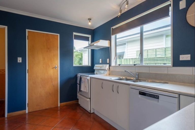 Photo of property in 14 Hollis Road, Paraparaumu Beach, Paraparaumu, 5032