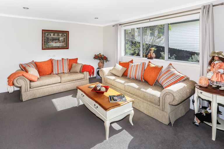 Photo of property in 68 Helenslee Road, Pokeno, 2402