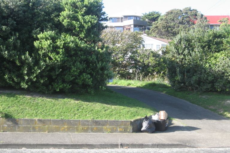 Photo of property in 12 Whanake Street, Titahi Bay, Porirua, 5022