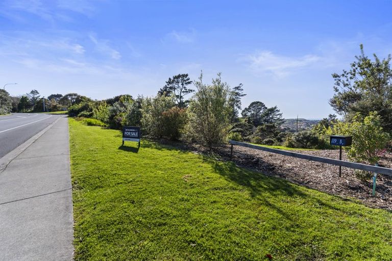 Photo of property in 1119b Whangaparaoa Road, Tindalls Beach, Whangaparaoa, 0930
