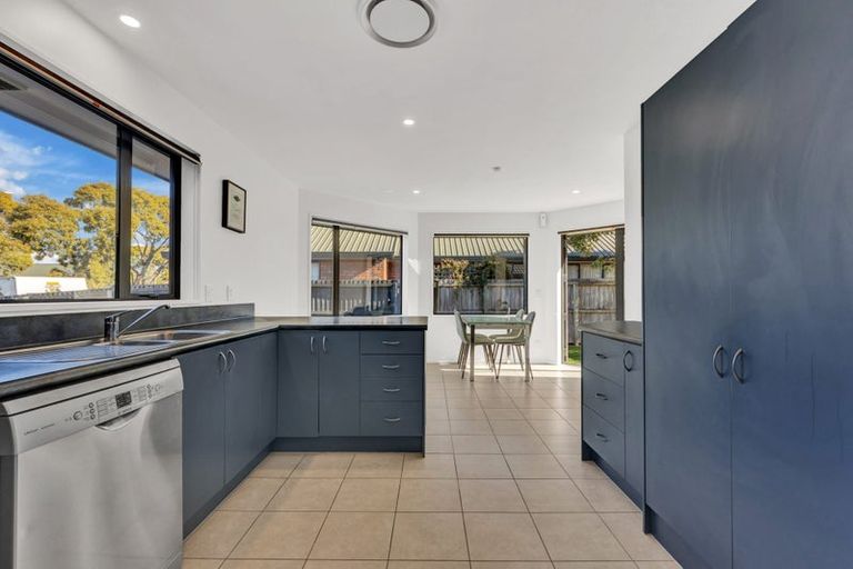 Photo of property in 21 Forest Drive, Parklands, Christchurch, 8083