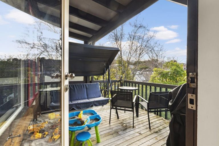 Photo of property in The Triangle, 4/33 Halswater Drive, Churton Park, Wellington, 6037