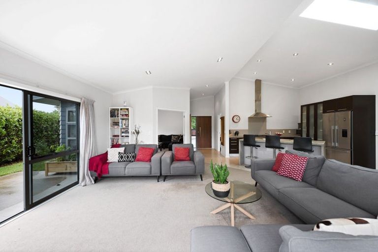 Photo of property in 30 Coleraine Drive, Rototuna, Hamilton, 3210