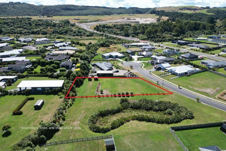 Photo of property in 5 Pukatea Lane, Kinloch, Taupo, 3377