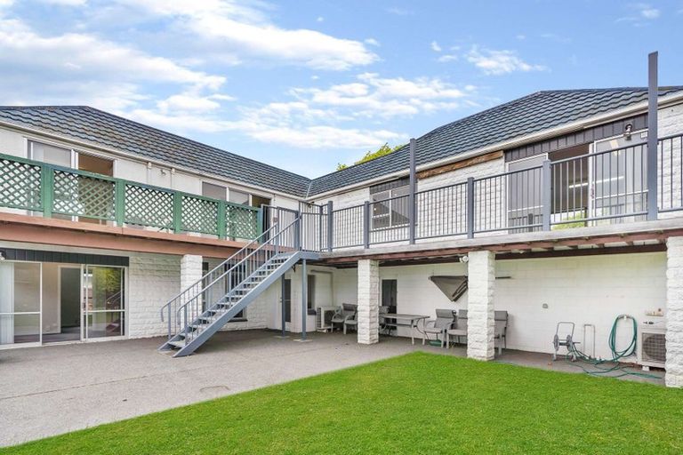 Photo of property in 222 Memorial Avenue, Burnside, Christchurch, 8053