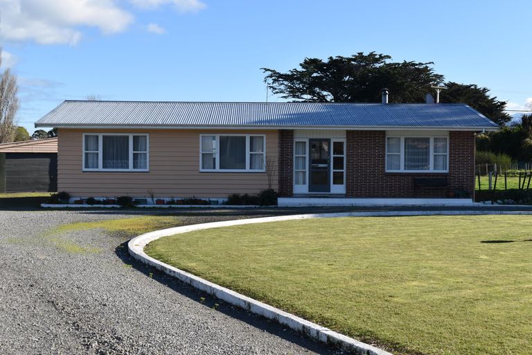 Photo of property in 37 Chester Road, Clareville, Carterton, 5791