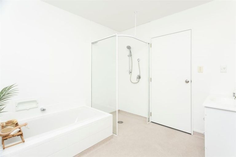 Photo of property in 77 Watford Street, Strowan, Christchurch, 8052