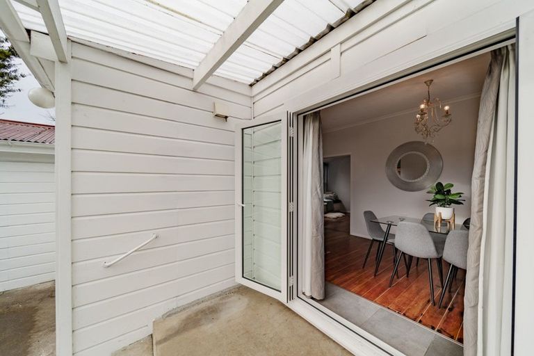 Photo of property in 40 Middle Road, Havelock North, 4130