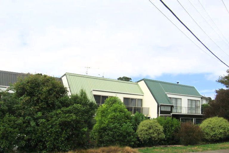 Photo of property in 1/69 Simla Crescent, Khandallah, Wellington, 6035