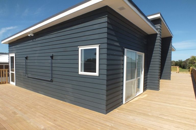 Photo of property in 387 Estuary Road, South New Brighton, Christchurch, 8062