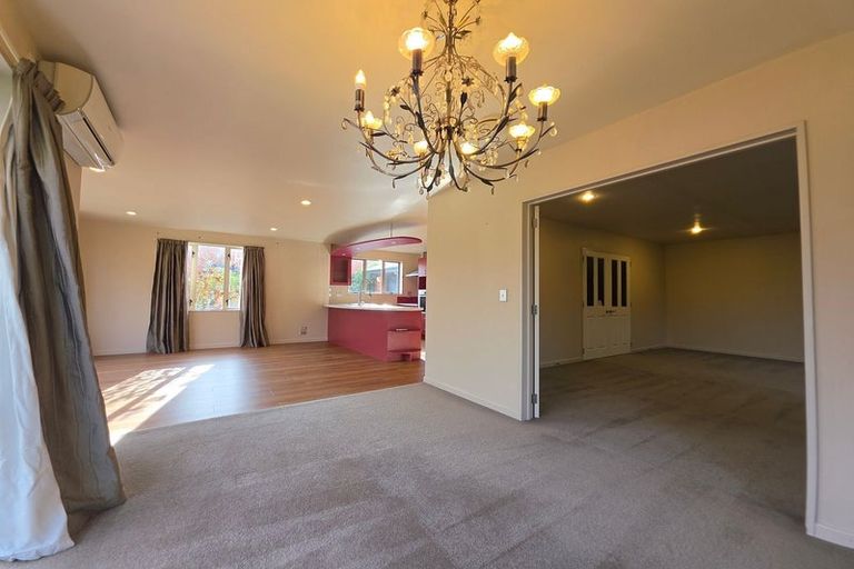 Photo of property in 135a Memorial Avenue, Burnside, Christchurch, 8053