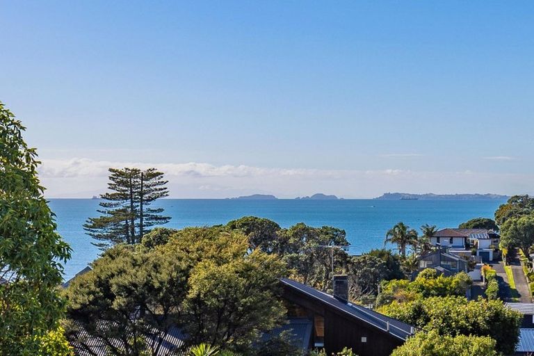 Photo of property in 11 Park Rise, Campbells Bay, Auckland, 0630