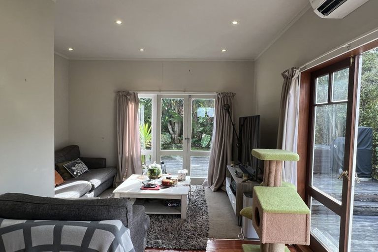 Photo of property in 72 Carlisle Road, Browns Bay, Auckland, 0632