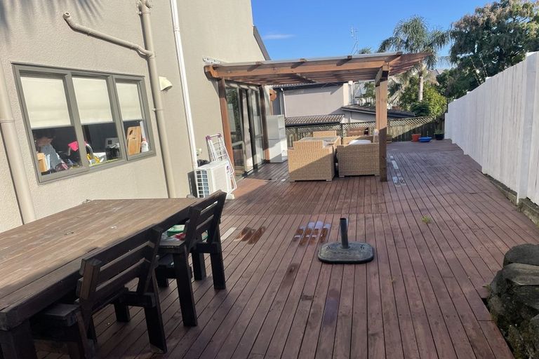 Photo of property in 43 Ponderosa Drive, Oteha, Auckland, 0632