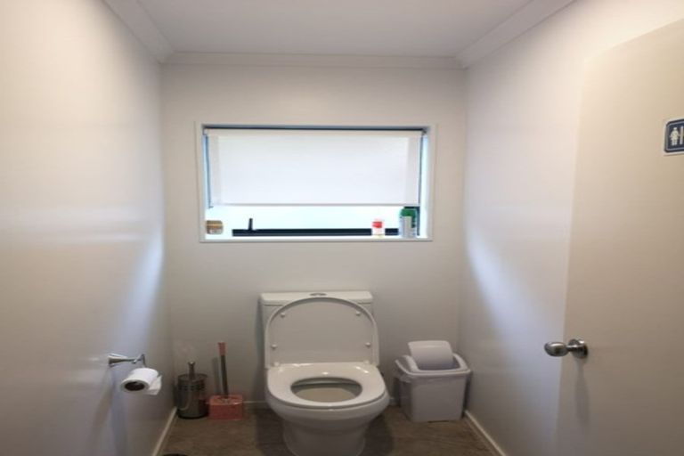 Photo of property in 22 Maghera Drive, East Tamaki Heights, Auckland, 2016