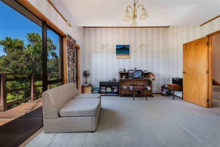 Photo of property in 1010 Scenic Drive North, Swanson, Auckland, 0816