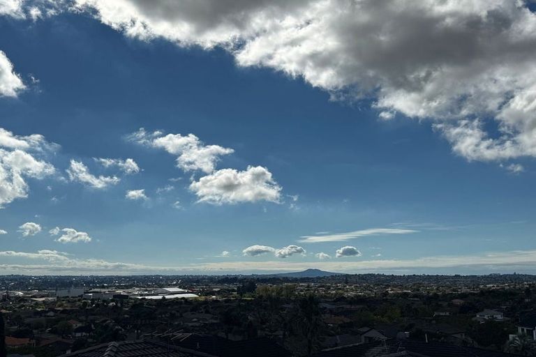 Photo of property in 16 Mangerton Lane, East Tamaki Heights, Auckland, 2016