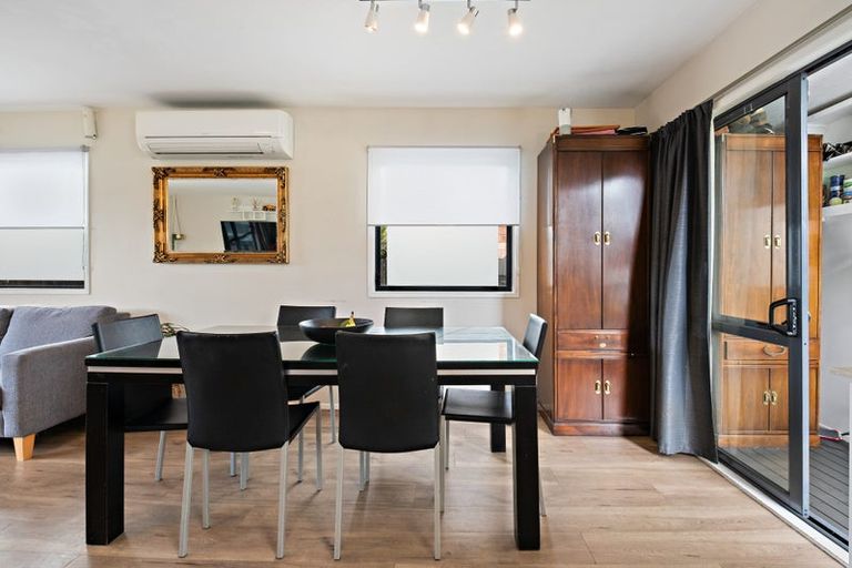 Photo of property in 3a Vela Place, Clarks Beach, 2122