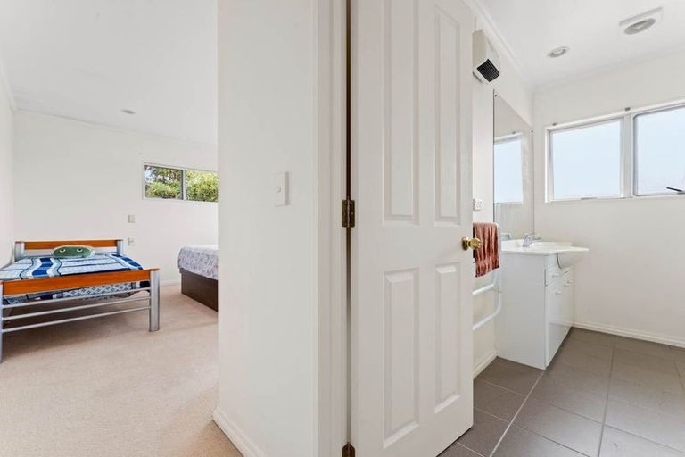 Photo of property in 18 Vintage Drive, Henderson, Auckland, 0612