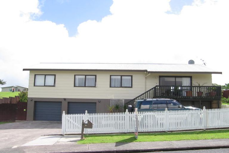 Photo of property in 50 Spence Road, Henderson, Auckland, 0612
