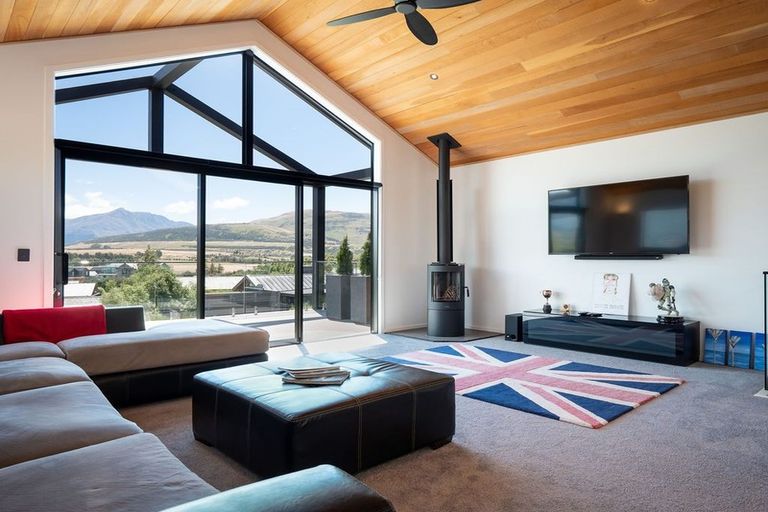 Photo of property in 7b Rannoch Drive, Jacks Point, Queenstown, 9371