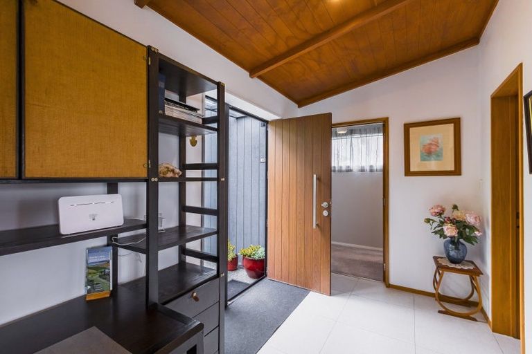 Photo of property in 12 Cobden Crescent, Bluff Hill, Napier, 4110