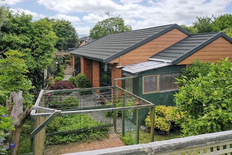 Photo of property in 42 Guildford Drive, Paraparaumu, 5032