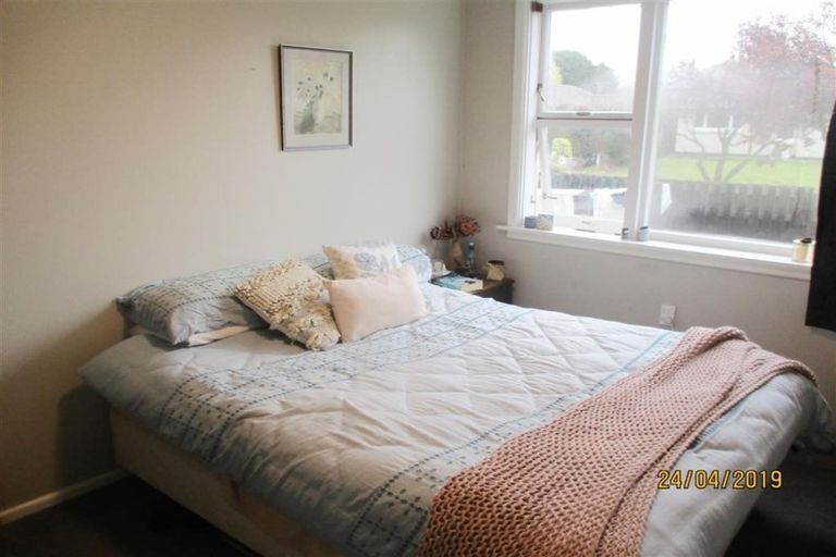 Photo of property in 2 Ilfracombe Place, Burnside, Christchurch, 8053