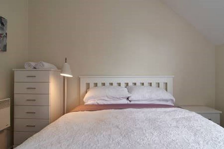 Photo of property in 1 Oakfield Street, Burnside, Christchurch, 8053