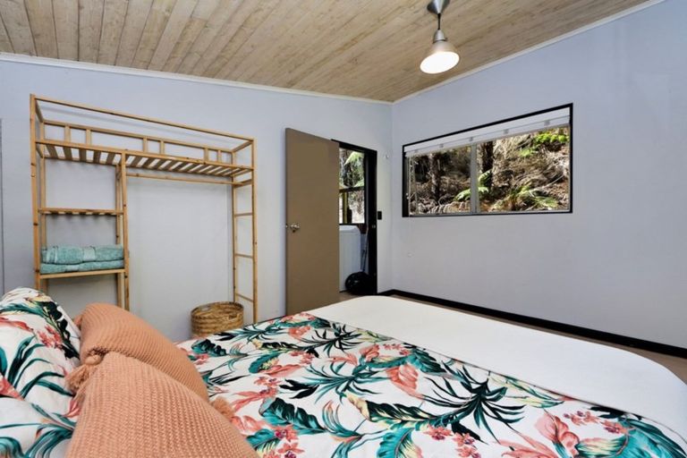 Photo of property in 107 Lone Kauri Road, Karekare, Auckland, 0772