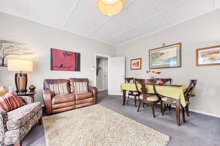 Photo of property in 356 Cambridge Terrace, Naenae, Lower Hutt, 5011