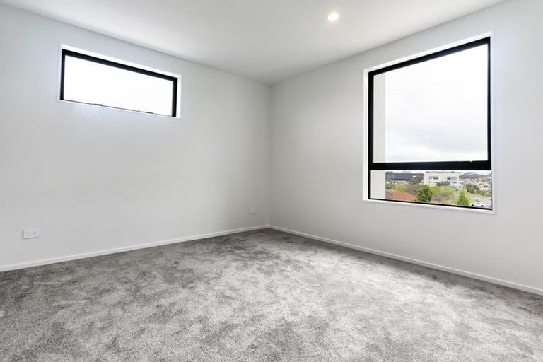 Photo of property in 1/32a Westgate Drive, Massey, Auckland, 0614